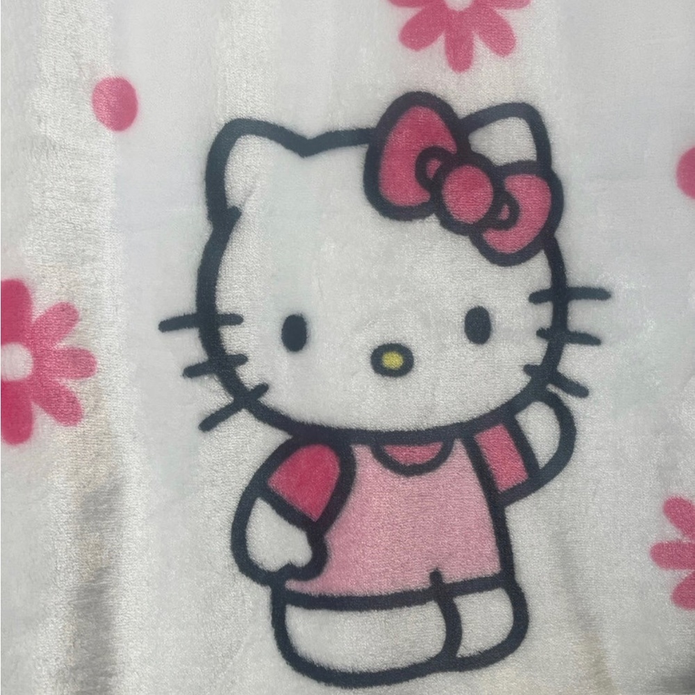 Hello Kitty pink flower blanket